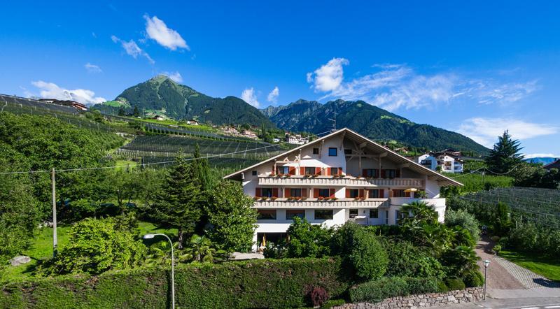 Hotel Weger Tirolo Exterior photo